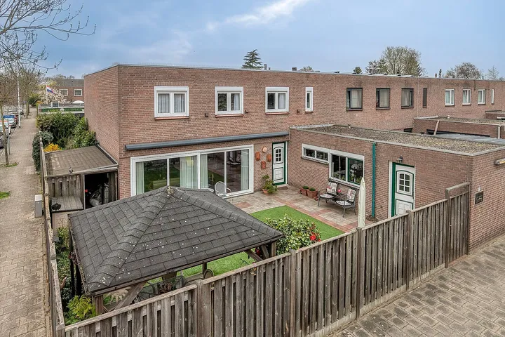 Tussenwoning te koop: Peutingerpad 1, Muschberg, Geestenberg Eindhoven