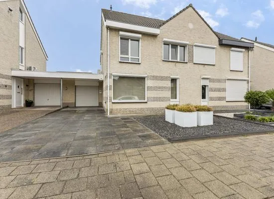 Tussenwoning te koop: Peutzstraat 49, Heerlen