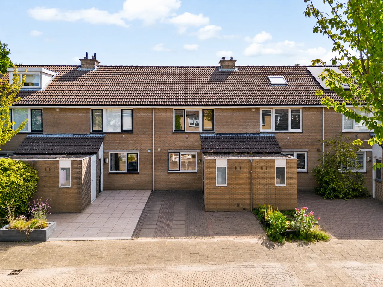 Tussenwoning te koop: Phia Berghoutlaan 34, Oegstgeest