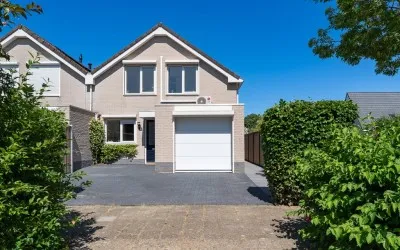 Hoekwoning te koop: Philips van Almondestraat 27, Kruis Hoeffe Hellevoetsluis