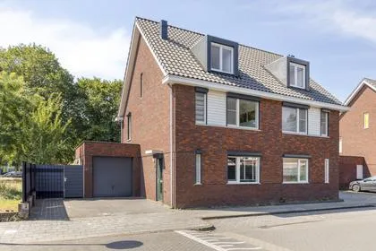 Twee-onder-één-kap te koop: Pianostraat 8, Tongelresche Akkers Eindhoven