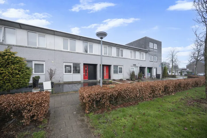 Tussenwoning te koop: Pianoweg 120, Muziekwijk N.-Oost Almere