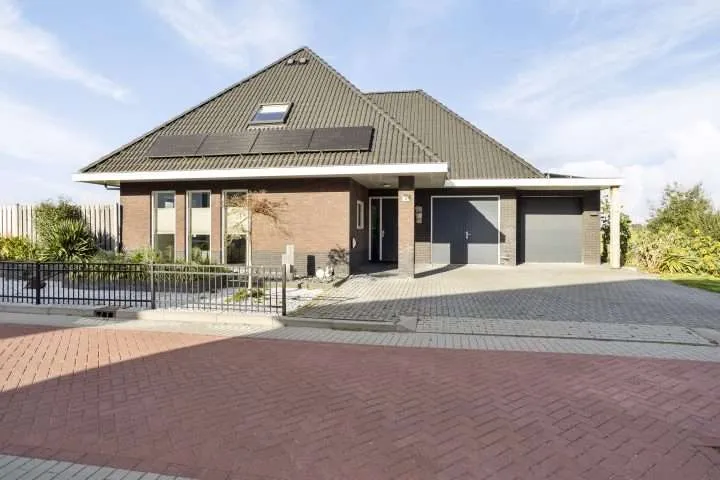 Vrijstaande woning te koop: Pier Christiaanswei 8, Delfstrahuizen
