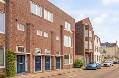 Tussenwoning te koop: Pierre Cuypersstraat 10, Roerzicht Roermond