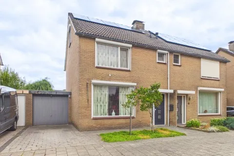 Tussenwoning te koop: Piet Heinstraat 15, Molenstraat Kloosterzande