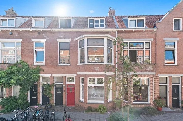 Appartement te koop: Piet Heinstraat 32, Zeeheldenbuurt Delft
