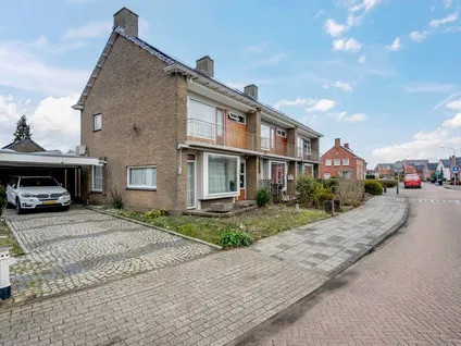 Hoekwoning te koop: Piet Heinstraat 37, Over de Gracht Delfzijl