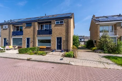 Hoekwoning te koop: Piet Heinstraat 5, Heinenoord Buitengebied Heinenoord