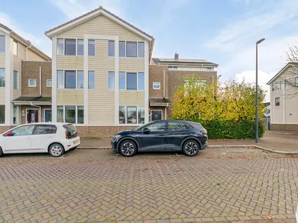 Tussenwoning te huur: Piet van de Polsingel 220, Terbregge Rotterdam