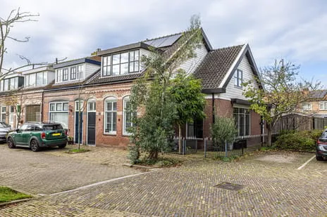 Hoekwoning te koop: Piet Heinstraat 23, Weerestein Hillegom