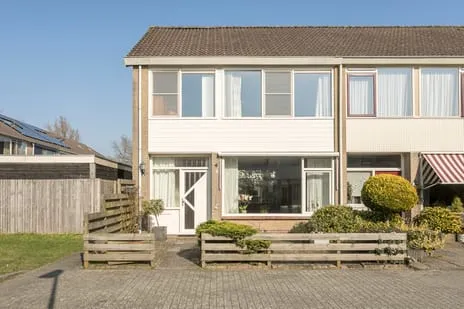 Hoekwoning te koop: Piet Mondriaanstraat 1, Hesselingen Meppel