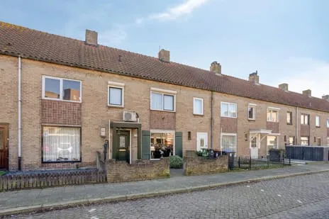 Tussenwoning te koop: Piet Slagerstraat 15, Aawijk noord 'S-Hertogenbosch