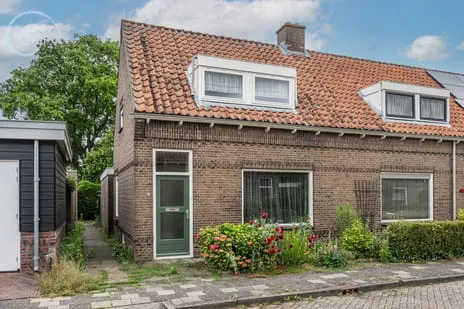 Corner house for sale: Pieter Biggestraat 46, Ooltgensplaat woonkern Ooltgensplaat