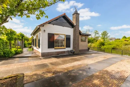 Twee-onder-één-kap te koop: Pieter Breughelstraat 6, Schilderskwartier Woerden