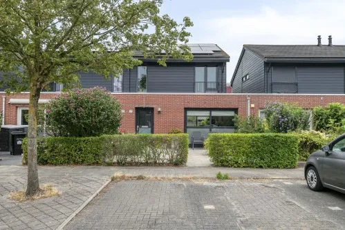 Tussenwoning te koop: Pieter Brueghelstraat 77, Tussen de Vaarten N.- Noord Almere