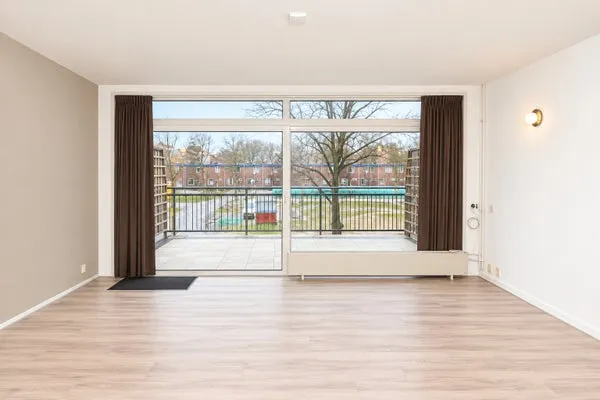 Appartement te huur: Pieter Calandlaan 33, Jacques Veltmanbuurt Amsterdam