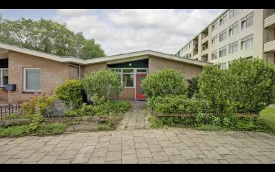 Corner house for sale: Pieter de Hoochstraat 17, Ossenkoppelerhoek Midden Noord Almelo