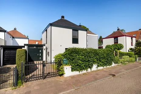 Tussenwoning te koop: Pieter de Hooghlaan 1, Soestdijk Soest