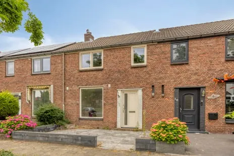Terraced house for sale: Pieter de Hooghstraat 12, Zandweerd-Noord Deventer
