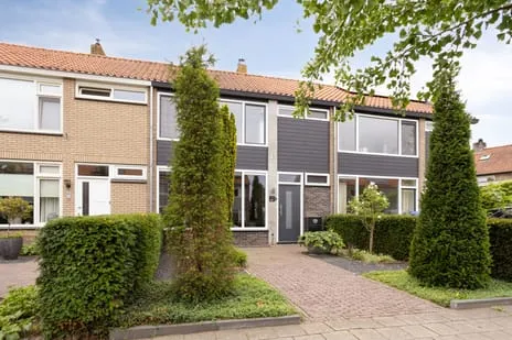 Tussenwoning te koop: Pieter de Hooghstraat 4, De Wheem Voorthuizen