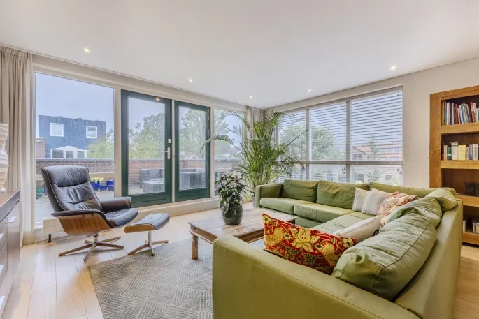 Hoekwoning te koop: Pieter Jelles Troelstralaan 8, Zaandam