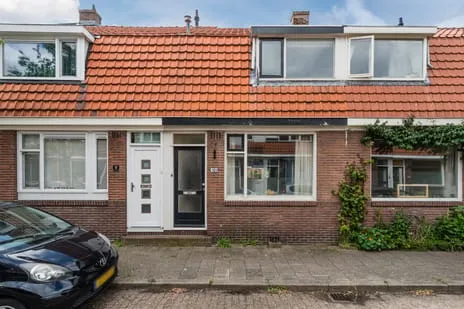 Tussenwoning te koop: Pieter Latensteinstraat 19, Burgemeestersbuurt Zaandam