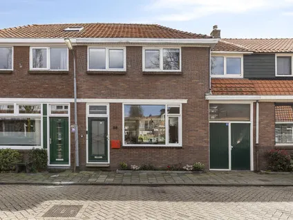 Tussenwoning te koop: Pieter Latensteinstraat 38, Burgemeestersbuurt Zaandam