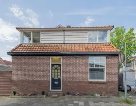 Vrijstaande woning te koop: Pieter Latensteinstraat 74, Zaandam
