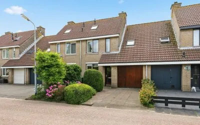 Tussenwoning te koop: Pieter Stastokstraat 9, Westerwatering Zuid Zaandam