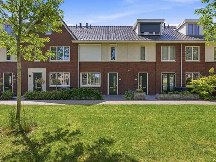 Terraced house for sale: Pieter van den Hoogenbandstraat 12, Harga Schiedam