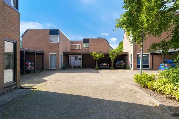 Tussenwoning te koop: Pieter Wariuslaan 136, Midwoud Centrum Midwoud