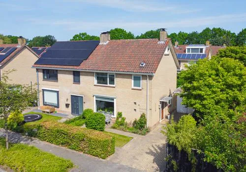 Twee-onder-één-kap te koop: Pieter Zeemanlaan 49, Berkum Zwolle