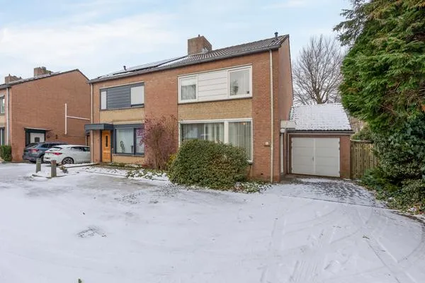 Hoekwoning te koop: Pieter de Hoogstraat 9, Elsloo Elsloo