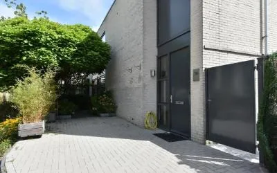 Tussenwoning te huur: Pieter de Voisstraat 16, Waldeck-Zuid 'S-Gravenhage