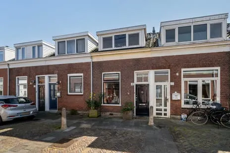 Tussenwoning te koop: Pieter Schimstraat 8, Binnenstad Maassluis