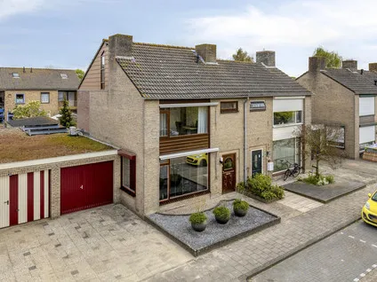 Tussenwoning te koop: Pieter van Botlantlaan 8, Nieuw-Vossemeer Nieuw-Vossemeer