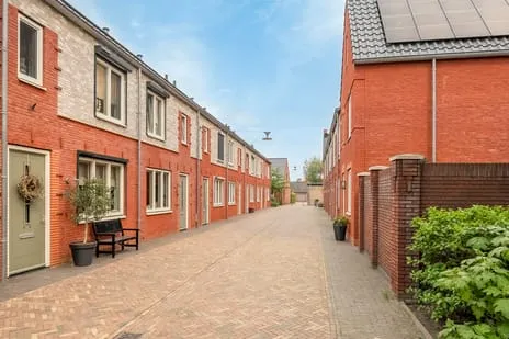Tussenwoning te koop: Pieter van der Doesstraat 6, Oud-Beijerland