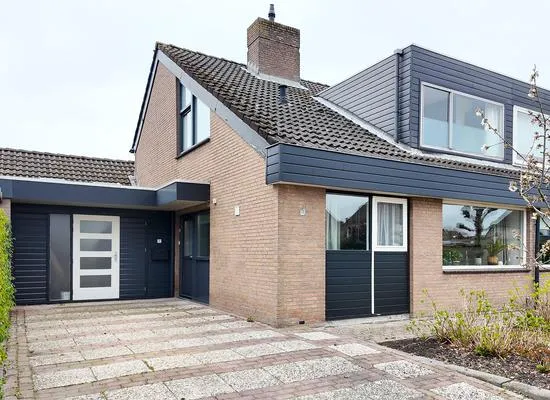 Tussenwoning te koop: Pieter van Oldenborghlaan 7, Noordlangeweg Willemstad
