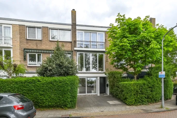 Tussenwoning te koop: Pieter Wantelaan 32, Ramplaankwartier Haarlem