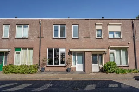 Tussenwoning te koop: Pieternel Koomansstraat 79, Kesteren Breda
