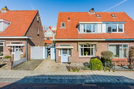 Twee-onder-één-kap te koop: Pieternelweg 4, Dobbelmannduin Noordwijk (Zh)
