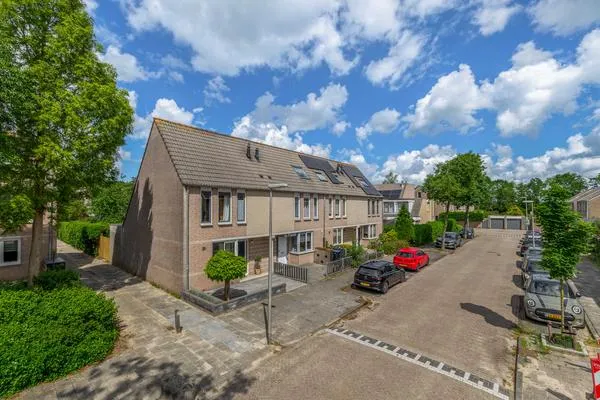 Hoekwoning te koop: Pietersberg 8, Herenweg Alphen Aan Den Rijn