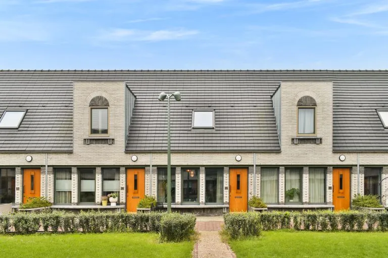 Tussenwoning te koop: Pietje de Fluiterhof 15, Rotterdam