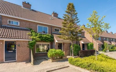 Tussenwoning te koop: Pijlkruidstraat 13, Bloemenbuurt Voorhout