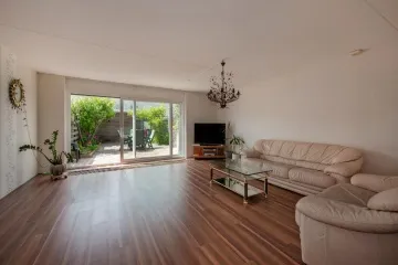 Tussenwoning te koop: Pijlkruidveld 43, 'S-Gravenhage