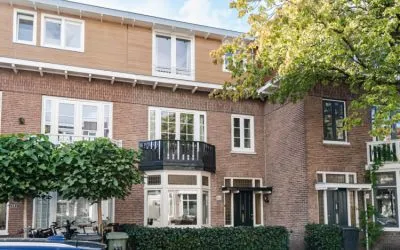 Tussenwoning te koop: Pijnboomstraat 133, Kweektuinbuurt Haarlem