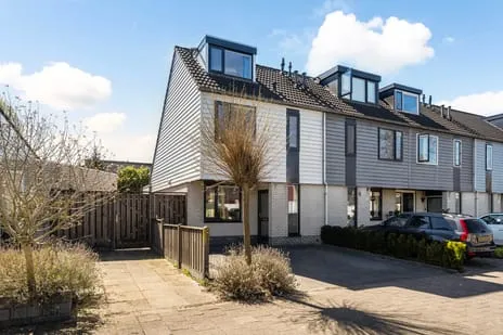 Hoekwoning te koop: Pilotenlaan 54, Schellerbroek Zwolle