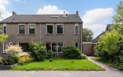 Tussenwoning te koop: Pim Mulierwei 24, Stiens Stiens