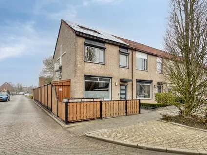 Hoekwoning te koop: Pimpelmees 32, Sommelsdijk