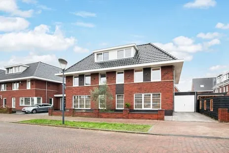 Hoekwoning te koop: Pinkewad 3, Broeckgouw Volendam